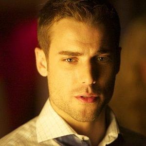 Photo Dustin Milligan