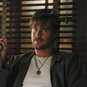 Photo Grey Damon