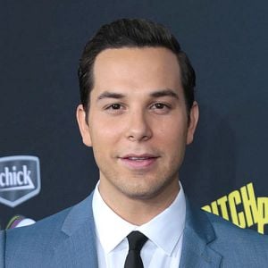 Photo Skylar Astin