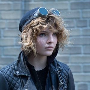 Photo Camren Bicondova
