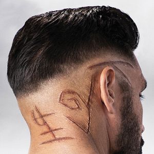 Photo Manu Bennett