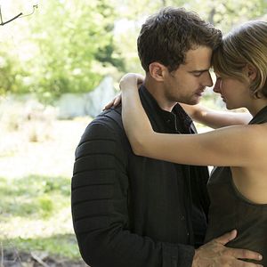 Photo Theo James