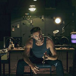 Photo Julian McMahon