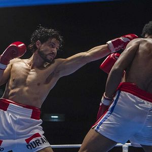 Photo Hands Of Stone