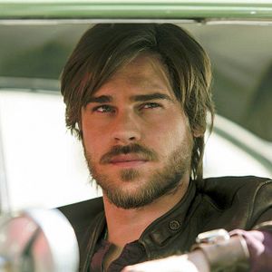 Photo Grey Damon