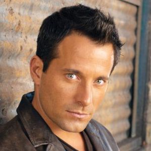 Photo Johnny Messner