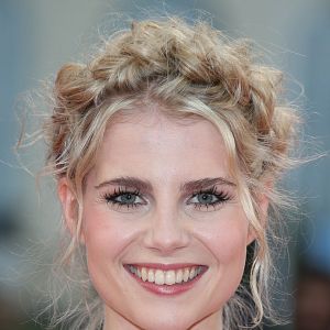 Photo Lucy Boynton