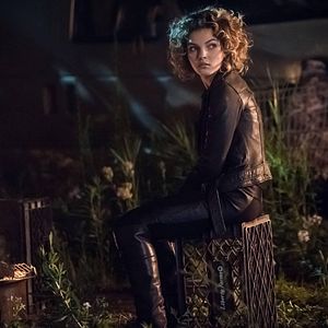 Photo Camren Bicondova