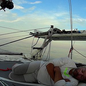 Photo En équilibre sur l'océan