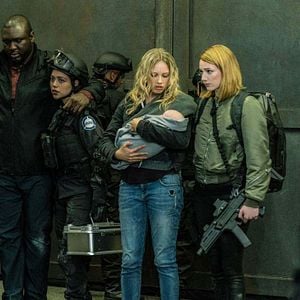Photo Alyssa Diaz, Billy Burke, Gracie Dzienny, Kristen Connolly, Nonso Anozie
