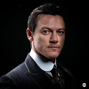 Photo Luke Evans