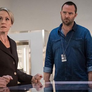 Photo Sullivan Stapleton