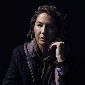 Photo Jenna Elfman