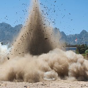 Photo Tremors 6: A Cold Day In Hell