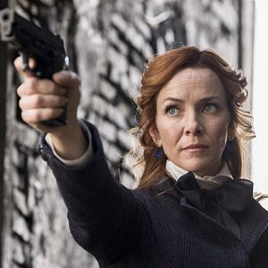 Photo Annie Wersching