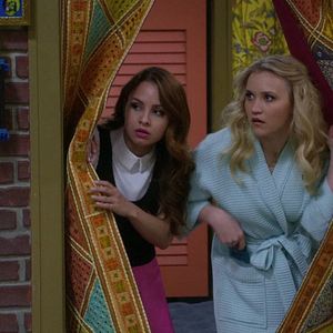 Photo Young & Hungry