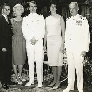 Photo John McCain: For Whom the Bell Tolls