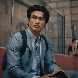 Photo Charles Melton