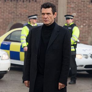 Photo Crossing Lines