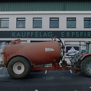 Photo MJÓLK, La guerre du lait