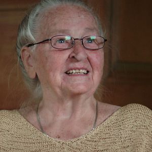 Photo La Fille Du Cratère