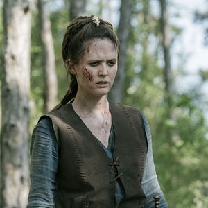 Emily Cox - AlloCiné