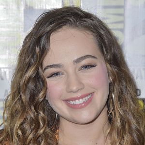 Photo Mary Mouser