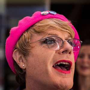 Photo Suzy Eddie Izzard
