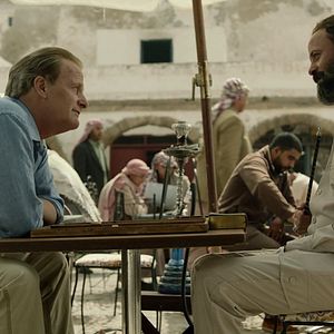 Photo The Looming Tower