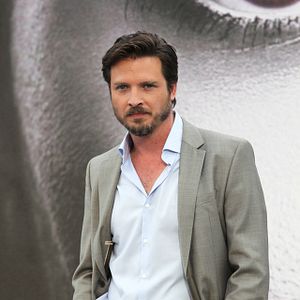 Photo Aden Young