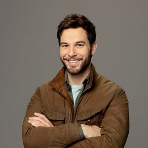 Photo Skylar Astin