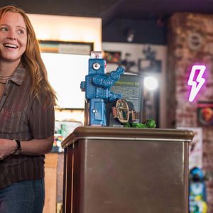 Photo Lauren Ambrose