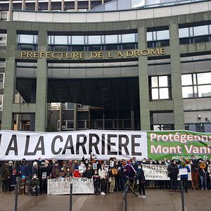 Photo Des cailloux dans la chaussure