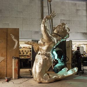 Photo Le sculpteur Thomas Schütte - La naissance de l'ondine