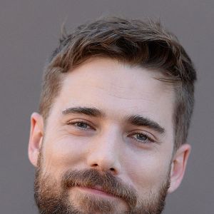 Photo Dustin Milligan