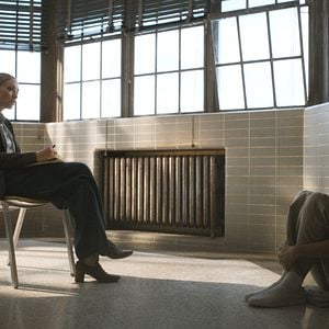 Photo The Crowded Room