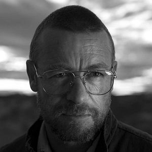 Photo Simon Baker