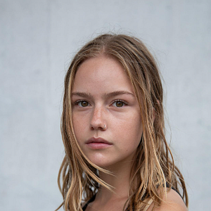 Amélie Hoeferle - AlloCiné