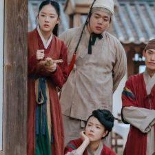 Photo Secret Royal Inspector & Joy