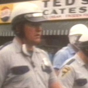 Photo Power : Que fait la police ?