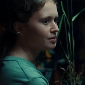 Photo The Starling Girl