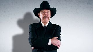 image de Europe 1 et Cyril Hanouna s'offrent Chuck Norris