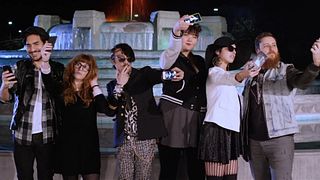 image de Friends version selfie !