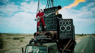 image de Conan O'Brien se rend au Comic Con en mode Mad Max: Fury Road
