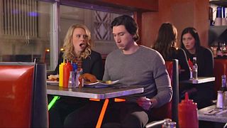 image de Adam Driver sort le sabre laser de Kylo Ren si on lui pique ses frites