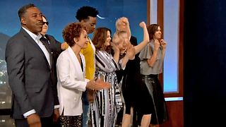 image de Les anciens et les nouveaux Ghostbusters dansent sur la chanson culte !