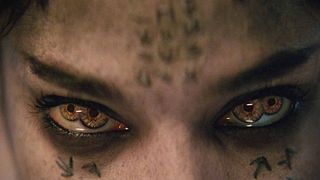 image de Tom Cruise et une momie sont dans un avion...