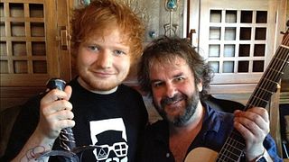 image de Ed Sheeran chante pour The Hobbit