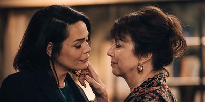 poster de la série On achève bien les jockeys