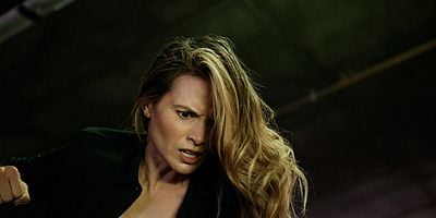 poster de la série Corps étrangers